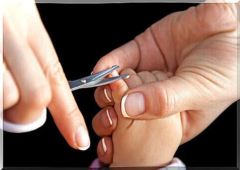 Cutting a baby's nails can be difficult for many parents