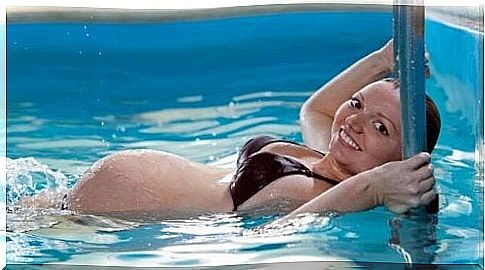 The benefits of swimming during pregnancy