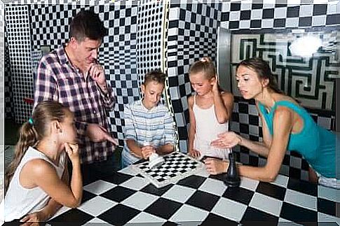 Children and parents in an escape game