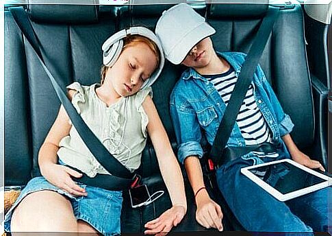 How to get children to sleep well when traveling