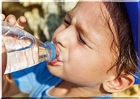 A child who drinks water.