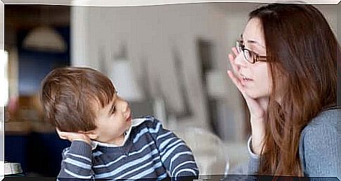 A mother and a child chatting