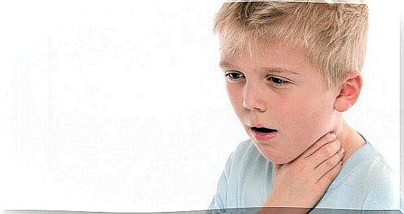 If my child swallows an object, I must stay calm and try to find out what he has swallowed