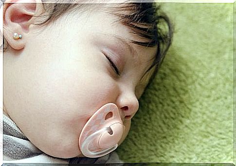 It is recommended to use ergonomic silicone pacifiers